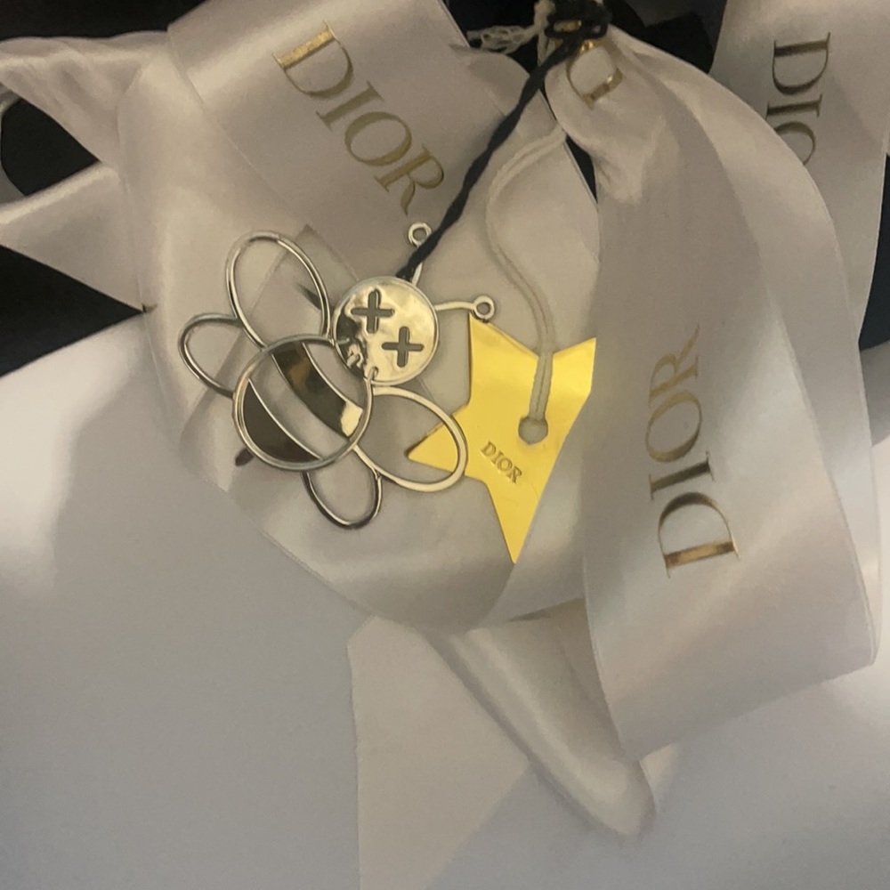 DIOR x KAWS keychain string - Picture 4 of 6